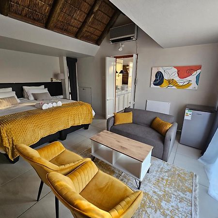 Bettie'S Luxury Lodge Kroonstad Exterior photo