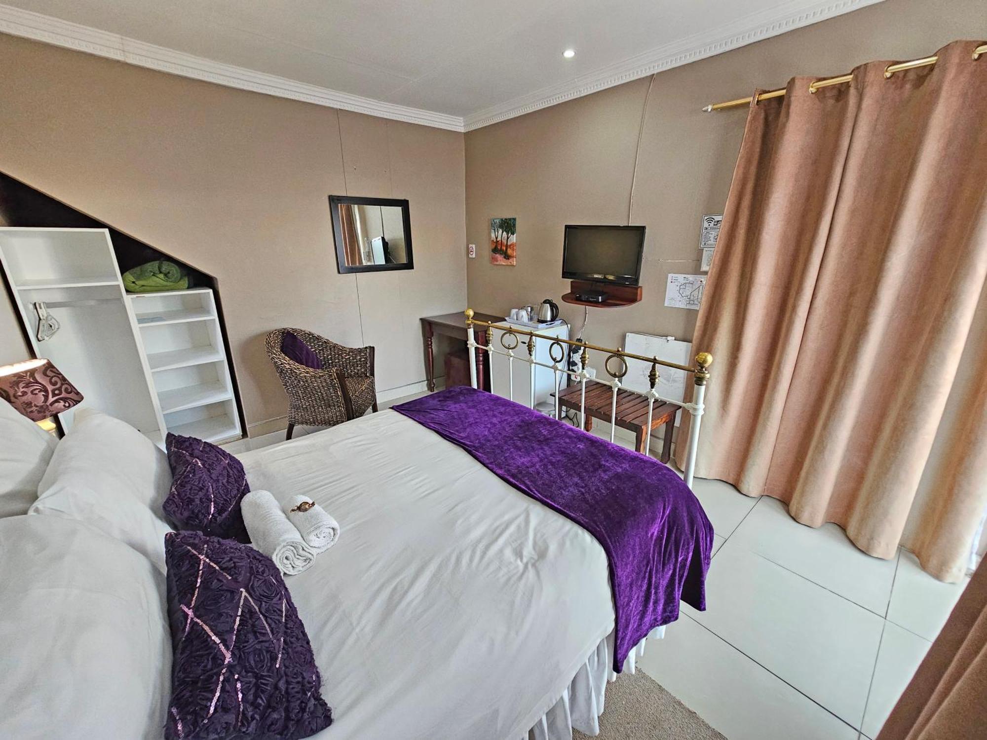 Bettie'S Luxury Lodge Kroonstad Exterior photo
