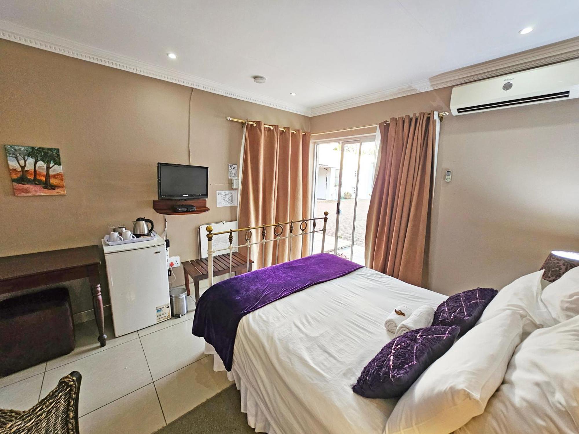 Bettie'S Luxury Lodge Kroonstad Exterior photo