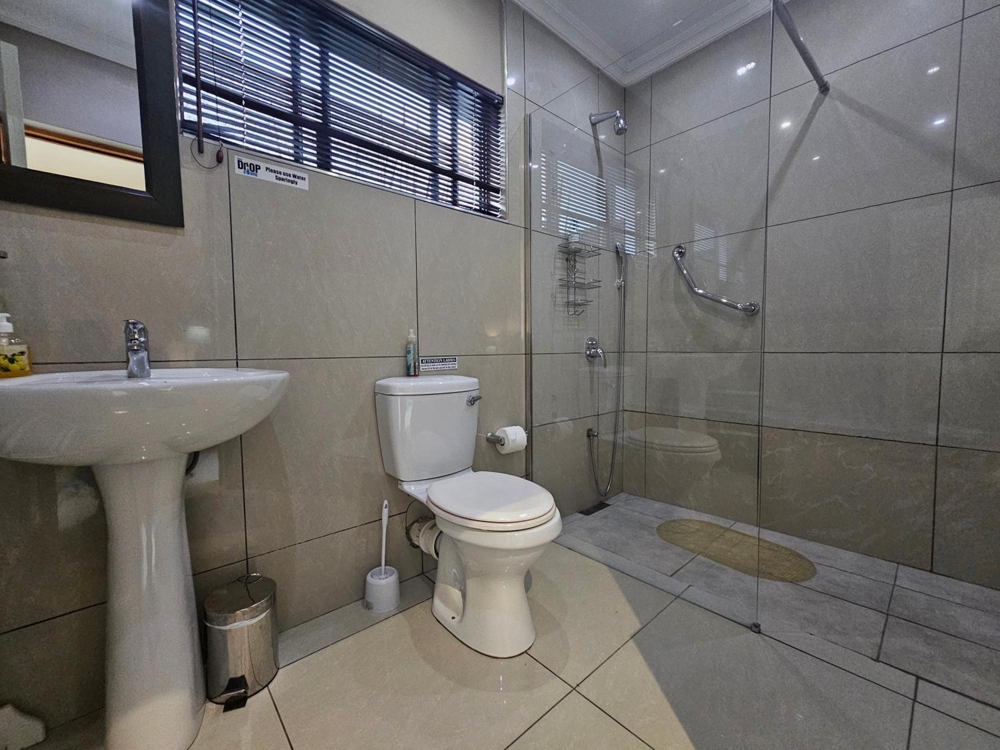 Bettie'S Luxury Lodge Kroonstad Exterior photo