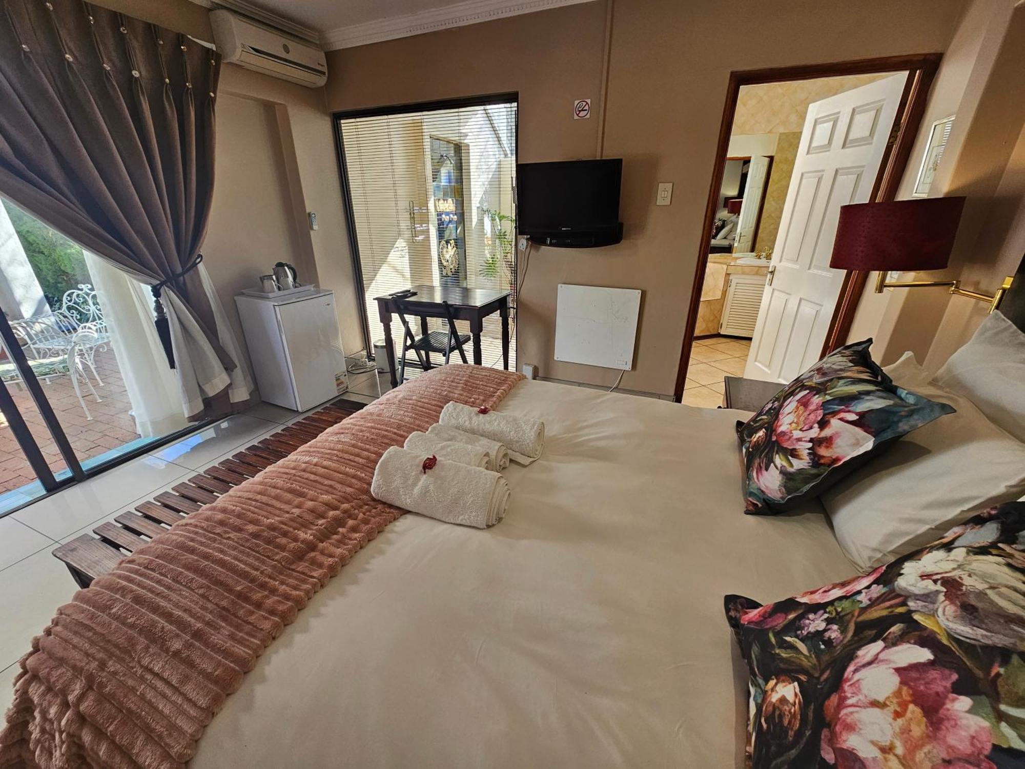 Bettie'S Luxury Lodge Kroonstad Exterior photo