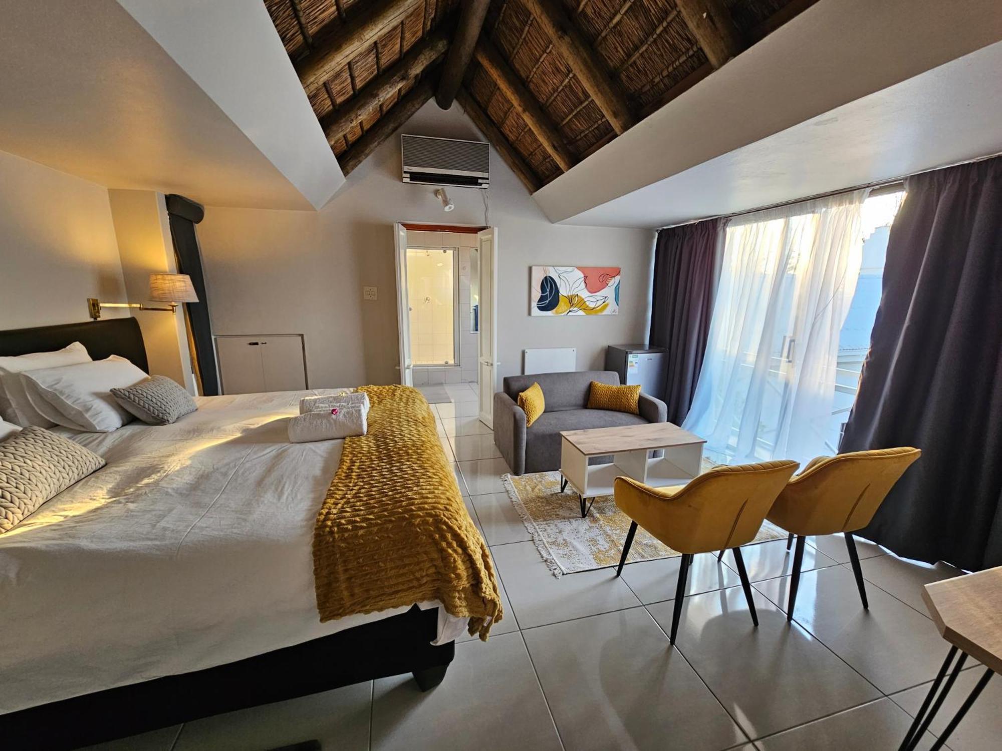 Bettie'S Luxury Lodge Kroonstad Exterior photo