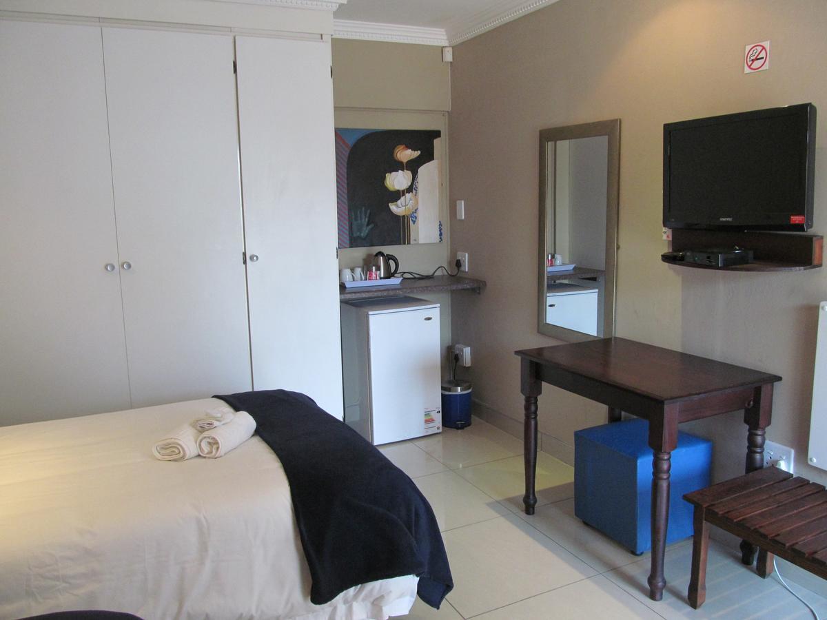 Bettie'S Luxury Lodge Kroonstad Room photo