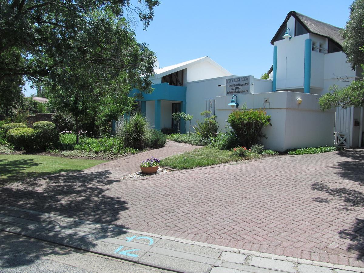 Bettie'S Luxury Lodge Kroonstad Exterior photo