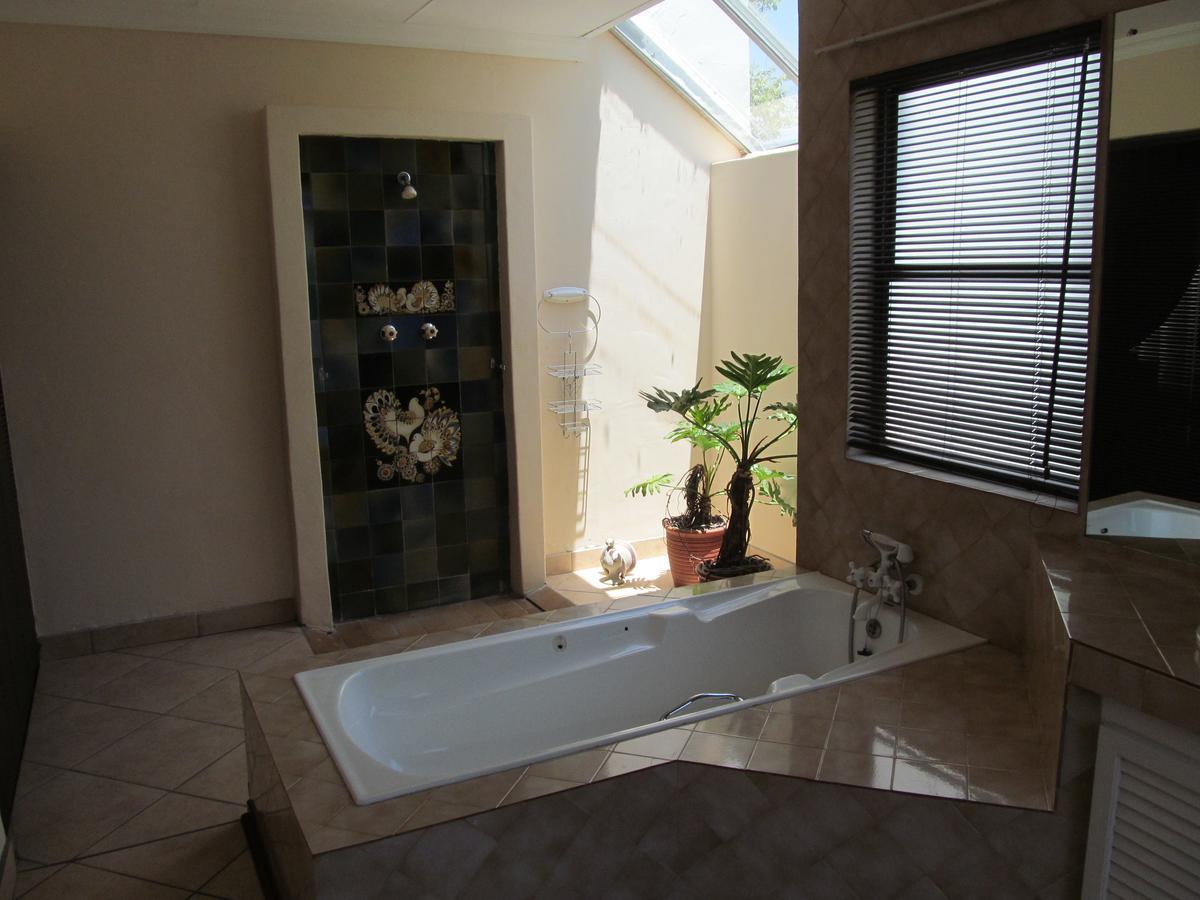 Bettie'S Luxury Lodge Kroonstad Room photo