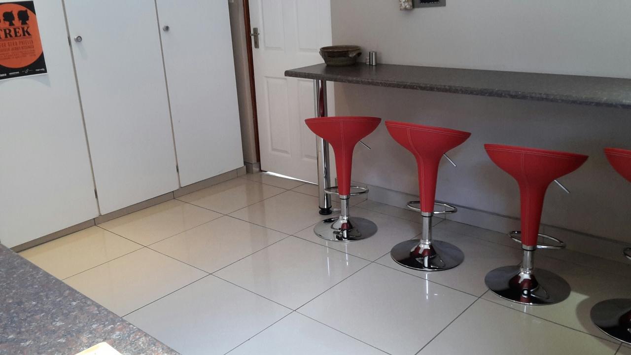 Bettie'S Luxury Lodge Kroonstad Exterior photo