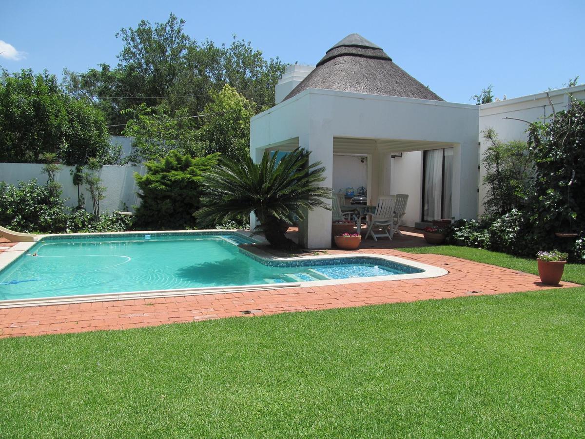 Bettie'S Luxury Lodge Kroonstad Room photo
